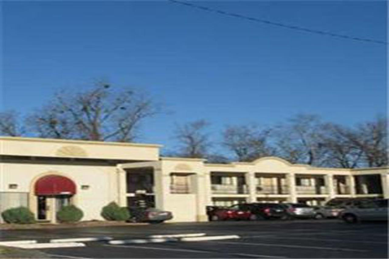 American Eagle Inn Файетвил Екстериор снимка