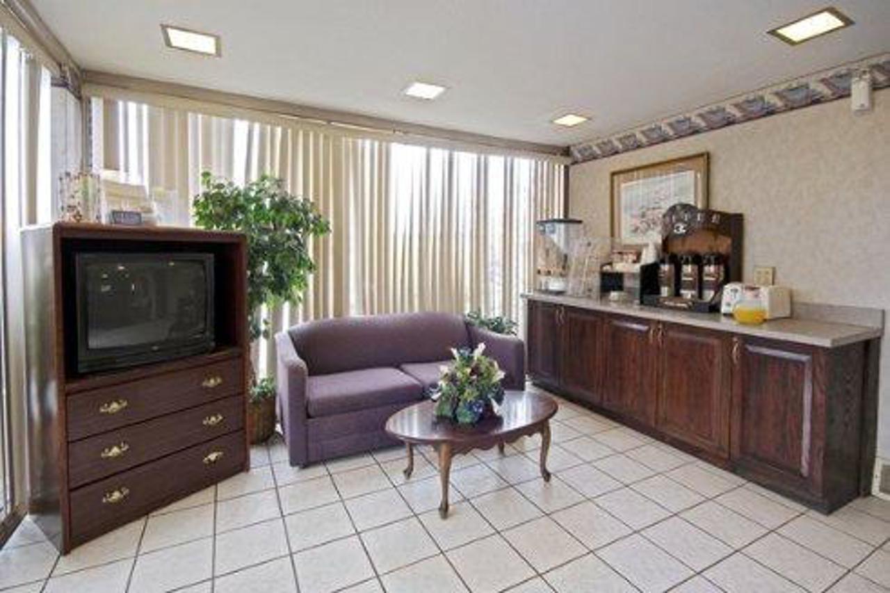 American Eagle Inn Файетвил Екстериор снимка