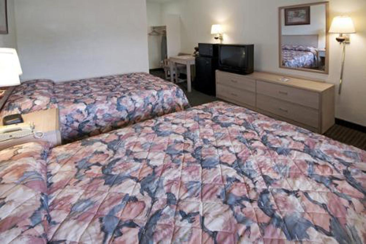 American Eagle Inn Файетвил Екстериор снимка